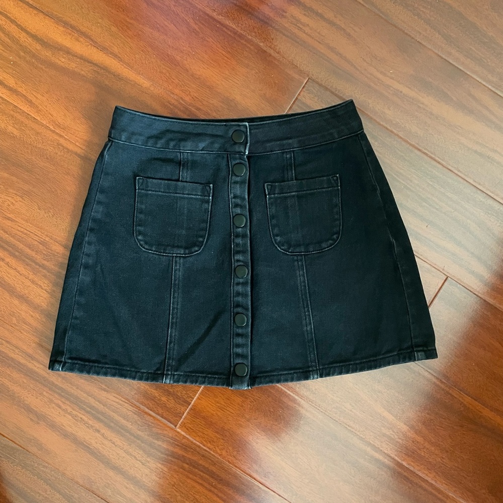 Brandy Melville black skirt